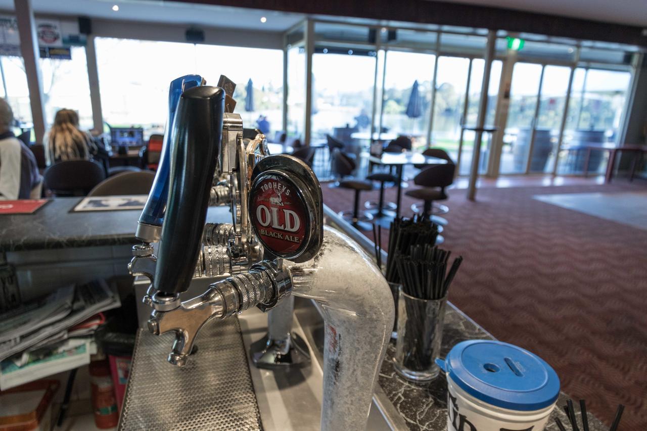 Moruya Waterfront Hotel Motel Exterior foto